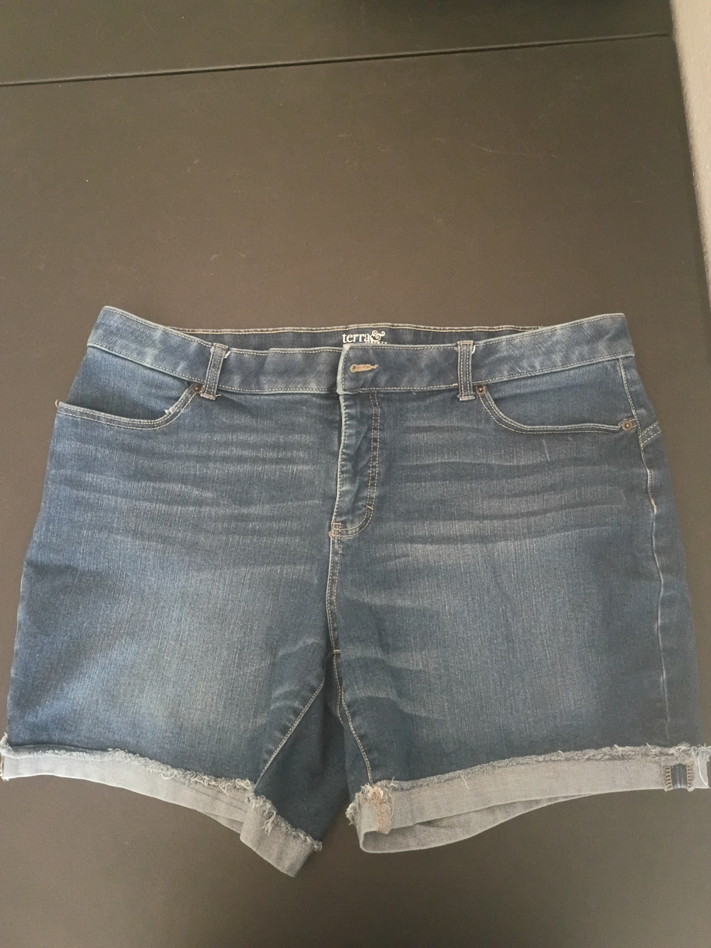 Terra & Sky Women’s Stretchy Cuffed Denim Shorts – Plus Size 18W
